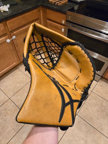 CCM Axis 1.9 Regular (Used)