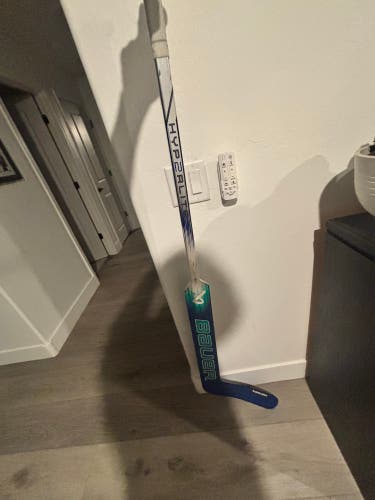 Intermediate Bauer Hyperlite 2 Regular Goalie Stick 24" Paddle (Used)