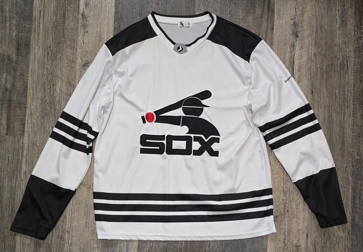 NWOT White Chicago White Sox Hockey Jersey, Medium