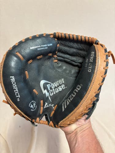 Catcher's LH Mizuno Power Close Baseball Glove 32.5" (Used)