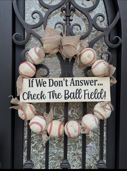 (New) home made baseball wreath