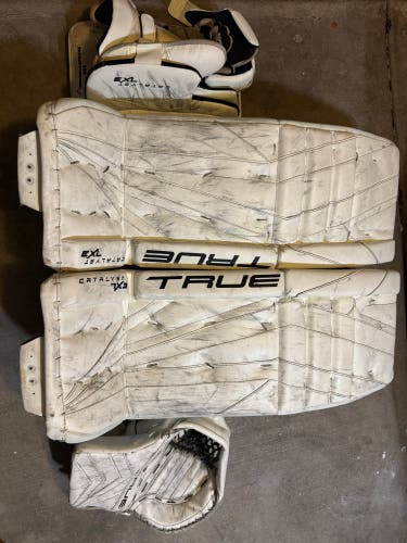 32" True Catalyst 7X3 Regular Goalie Full Set (Used)