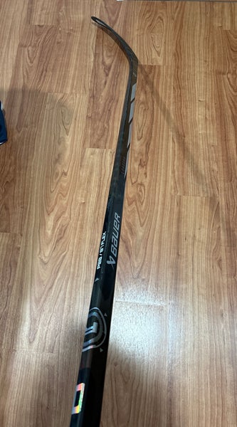 Senior Bauer Proto-R Right Handed Hockey Stick P28 87 Flex (New)