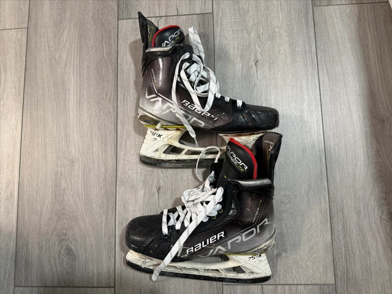 2021 Bauer Vapor Hyperlite Hockey Skates 8.5 (Used)