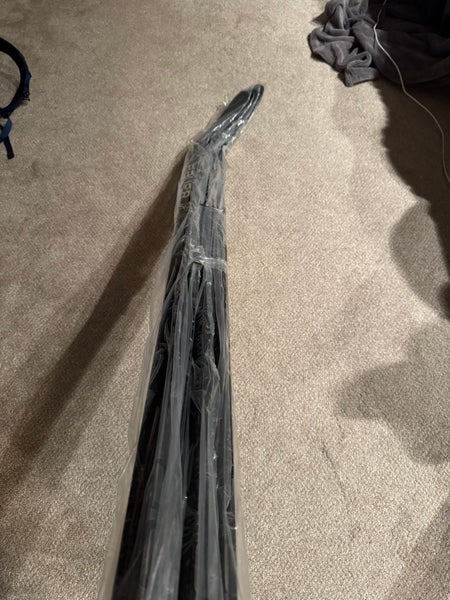 Senior Bauer Vapor Hyperlite 2 Right Handed Hockey Stick Toe Pattern 65 Flex (New)