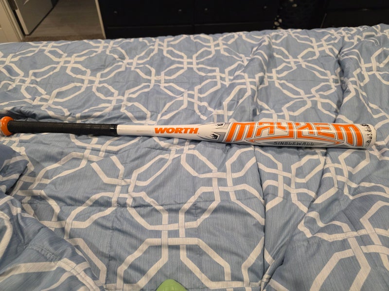 Worth Mayhem Alloy Bat (-7) 27 oz 34" (Used)