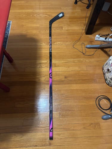 Senior Bauer Proto2 Right Handed Hockey Stick P28 77 Flex (New)