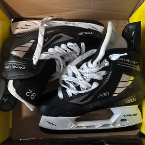 True Catalyst Pro Hockey Skates Wide Width Pro Stock 10 (New) Ryan Johansen
