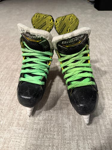 Bauer Supreme M4 Hockey Skates Regular Width Size 3.5 (Used)