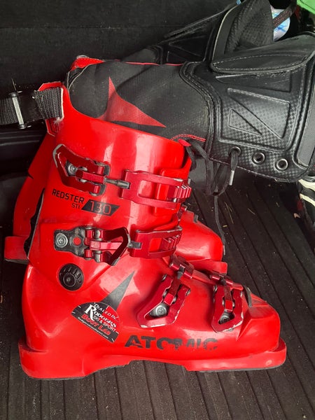 Mondo 25 & 25.5 Women's Atomic Redster STI 130 Racing Ski Boots Stiff Flex (Used)