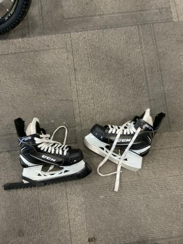 Used CCM 9040 Intermediate Hockey Skate Intermediate 4.0 11614-S000225010