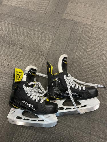 Used Bauer SUPREME M4 SKATES Junior Hockey Skate Junior 03 11614-S000225011