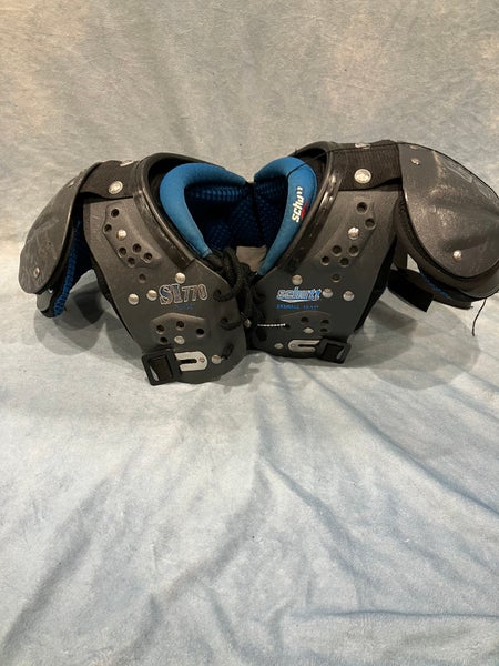 XS Youth Schutt SI 770 Shoulder Pads (Used)
