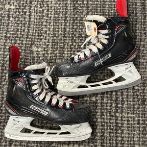 Junior Bauer Vapor X600 Hockey Skates Regular Width Size 4.5 (Used)