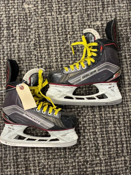 Junior Bauer Vapor X600 Hockey Skates Regular Width Size 3 (Used)
