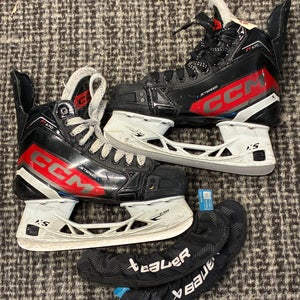 Intermediate CCM JetSpeed FT670 Hockey Skates Size 4.5 (Used)