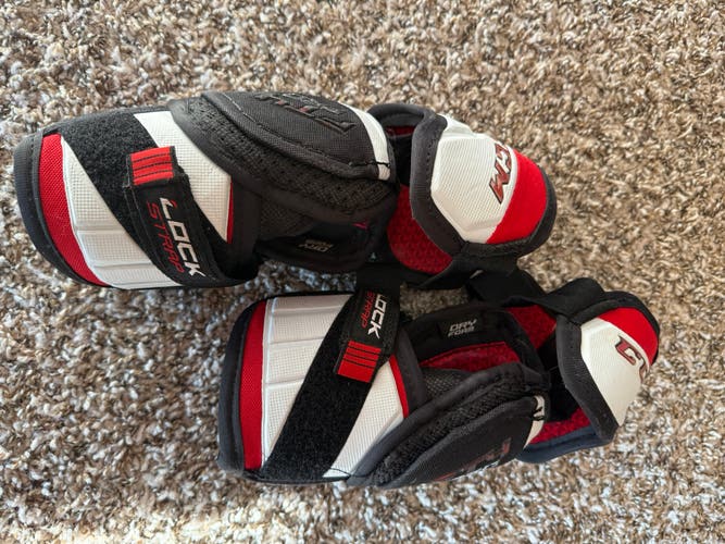 Junior Medium CCM FT4 Pro Elbow Pads (Used)