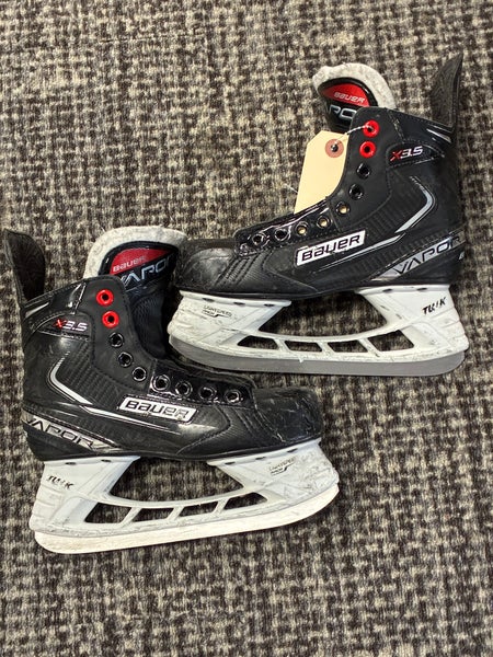 Junior Bauer Vapor X3.5 Hockey Skates Regular Width Size 2.5 (Used)