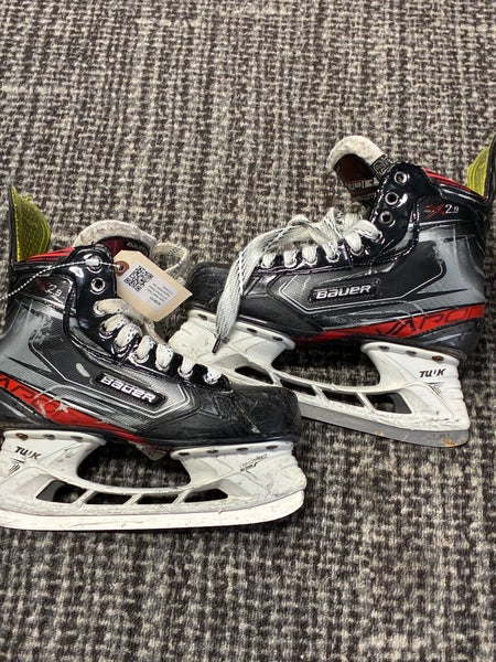 Junior Bauer Vapor X2.9 Hockey Skates Regular Width Size 5.5 (Used)