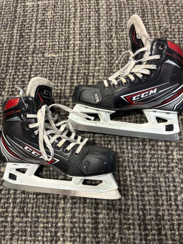 Junior CCM JetSpeed FT480 Goalie Skates 4.5 (Used)