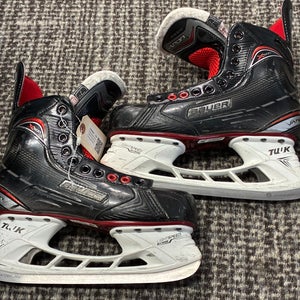 Senior Bauer Vapor X500 Hockey Skates Regular Width 7 (Used)