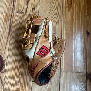 2023 Infield RH Wilson A2000 1786 Baseball Glove 11.5" (Used)