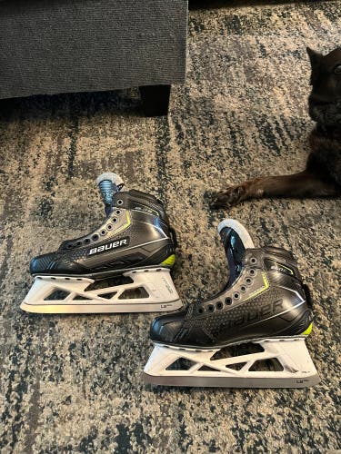 2022 Bauer Elite Hockey Goalie Skates Regular Width 7.5 (Used)