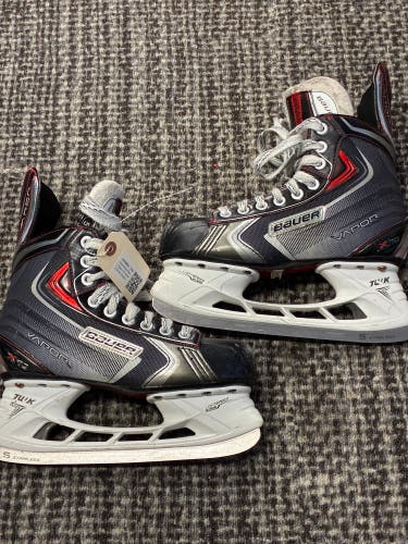 Intermediate Bauer Vapor X70 Hockey Skates Regular Width Size 5 (Used)