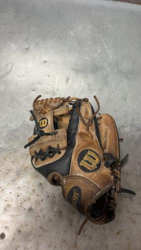 Used Wilson A2000 BB/SB Glove RH Throw None 11 1/2" 11793-S000255898