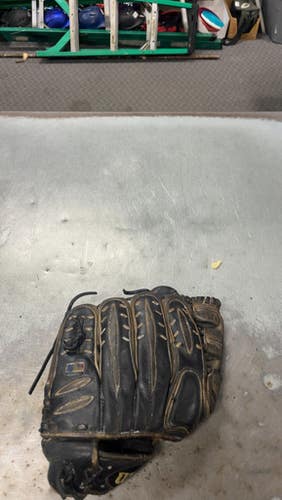Used Wilson A3000 BB/SB Glove RH Throw Black 11 1/2" 11793-S000257179