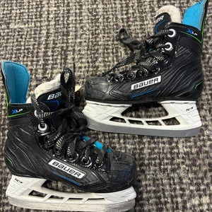 Youth Bauer XLP Hockey Skates Regular Width 11 (Used)