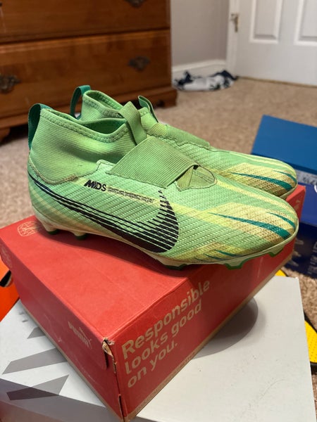Green Men's 6Y (Big Kids / Youth) Nike JR MERCURIAL VAPOR X FG Trainers Cleats (Used)