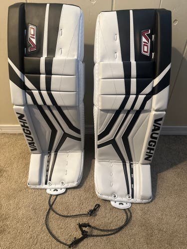 28" Vaughn Velocity V10 Goalie Leg Pads (New)