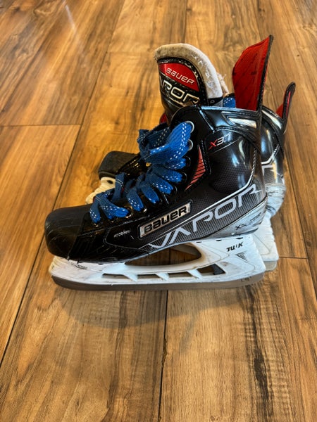 Used Intermediate Bauer Vapor X3.7 Hockey Skates Size 6.5