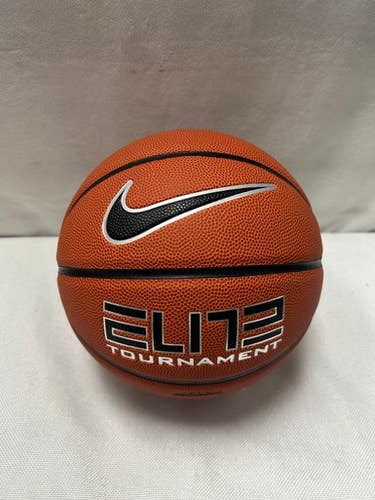 Used Nike Basketball Womens Indoor 11490-S000267101