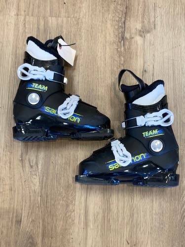 Mondo 23 & 23.5 Salomon Team Ski Boots (Used)
