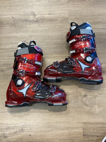 Used Men's Atomic Hawx 90 Ski Boots | Mondo Size 28.5 | Sole Length 326 mm
