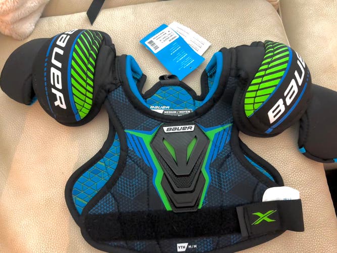 Medium Youth Bauer Prodigy Shoulder Pads (New)