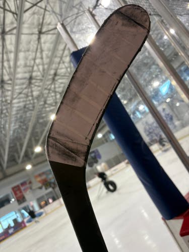 Intermediate CCM Vizion Right Handed Hockey Stick P28 55 Flex (Used)