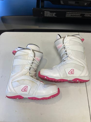 MINT CONDITION Avalanche Snowboard Boots | Women's Size 9