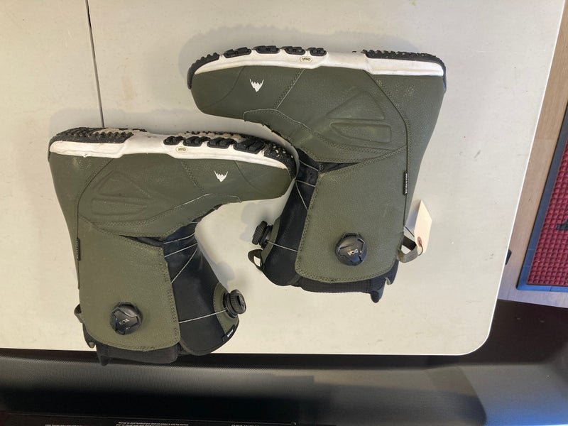 Men's Size M 11.0 (W 12.0) Burton RULER BOA Snowboard Boots (Used)