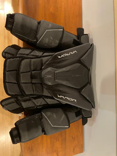 XL Bauer Goalie Chest Protector Pro Stock (Used)