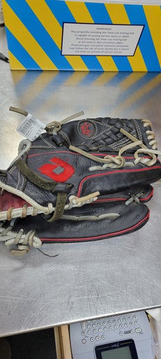 Used Demarini 12.5 BB/SB Glove RH Throw None 12 1/2" 11497-S000153640
