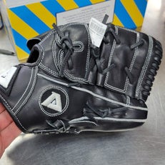 Used Akadema ADU135 TORINO SERIES BB/SB Glove RH Throw Black 12" 11497-S000153638