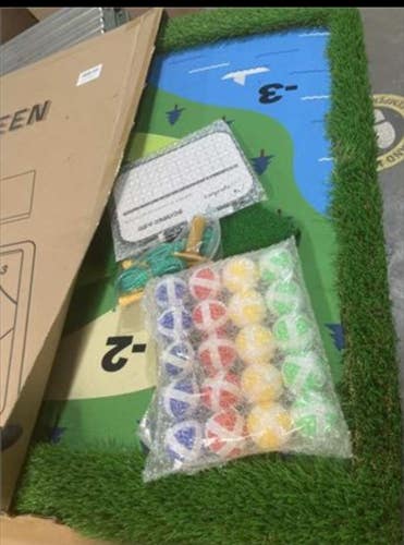 Floating Golf Green Swimming Pool, Putting Pitching Green Home Office 47” X 35”