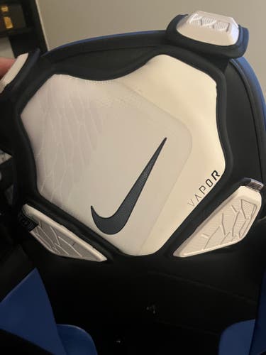 Medium Nike Vapor Elite Shoulder Pads (New)
