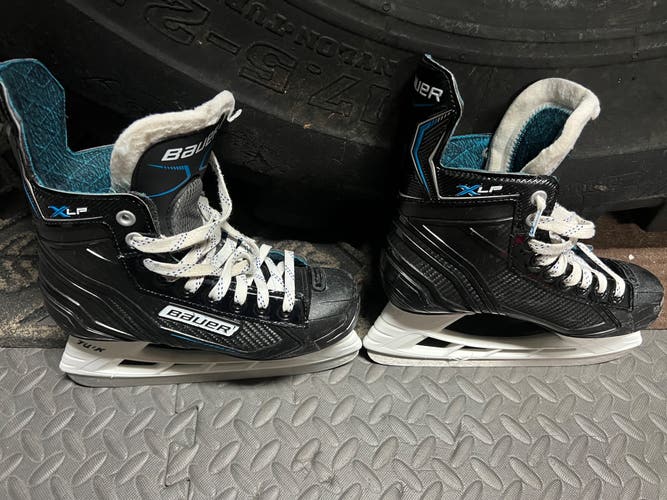 Bauer XLP Hockey Skates Regular Width Size 4 (Used)