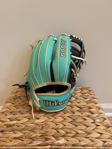 Wilson A2000 RH Baseball Glove 11.5" (Used)