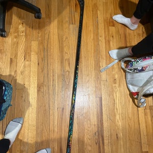 Intermediate Bauer Twitch Right Handed Hockey Stick P28 65 Flex (New)