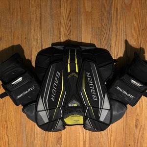 Medium Bauer Supreme s29 Goalie Chest Protector (Used)